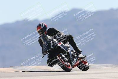 media/Oct-13-2025-Moto Forza (Mon) [[a66d839500]]/3-B Group/Session 4 (Turn 9)/